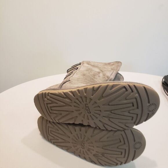 UGG Boots Size 6 - Picture 5 of 7